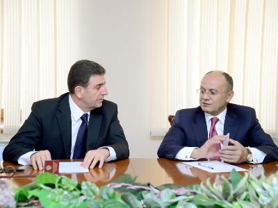 Министр обороны встретился с председателем, советником и членами Общественного совета при главе оборонного ведомства Армении